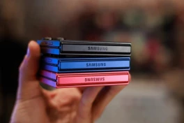 Samsung có thể bị trừng phạt nếu quá tự tin với Galaxy Z Flip 8 như thế này