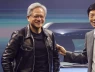Chiếc áo khoác da có chữ ký của CEO Nvidia Jensen Huang được bán với giá gần 1 triệu USD, tương đương 480 chiếc RTX 5090