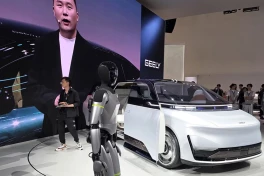 Geely gây chú ý không phải bằng xe, mà bằng một tác nhân AI