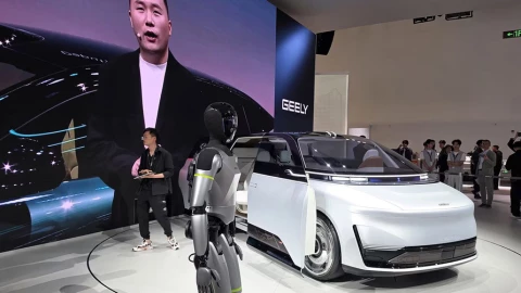 Geely gây chú ý không phải bằng xe, mà bằng một tác nhân AI