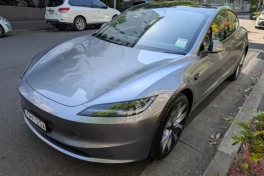 Elon Musk hé lộ tương lai Tesla FSD