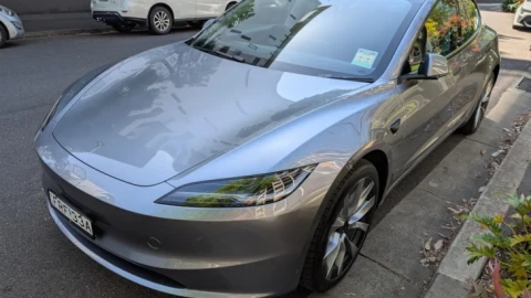 Elon Musk hé lộ tương lai Tesla FSD