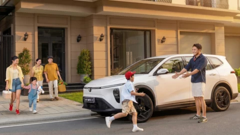 Chủ xe VinFast VF MPV 7 chia sẻ trải nghiệm sau hàng nghìn km, điều bất ngờ nhất không phải là trạm sạc