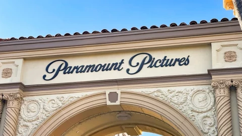 Châu Âu "đèn xanh" cho Paramount thâu tóm Warner Bros., nhưng với một điều kiện cực khó