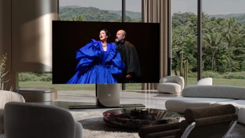 Bugatti tung ra TV có giá ngang ngửa một chiếc xe thể thao
