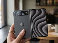 Vì sao Apple chờ 6 năm mới chịu làm iPhone màn hình gập?