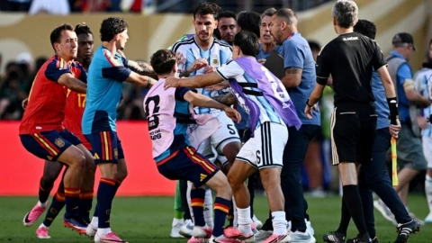 Hơn 23 triệu người ký đơn đòi "cấm cửa" Argentina khỏi các kỳ World Cup