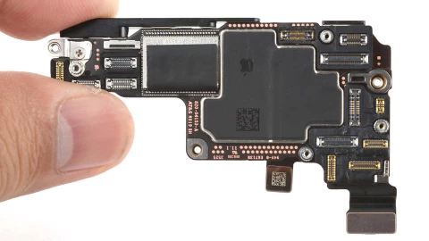 20 năm làm iPhone, Apple chưa bao giờ rơi vào tình cảnh này