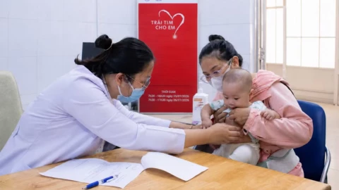 Viettel chung tay khám tim miễn phí cho hơn 600 em nhỏ tại Khánh Hoà