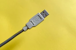 Biểu tượng “đinh ba” trên USB thực sự có ý nghĩa gì?