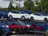 Tesla càng bán nhiều lỗ nhiều, canh bạc AI có đáng giá?