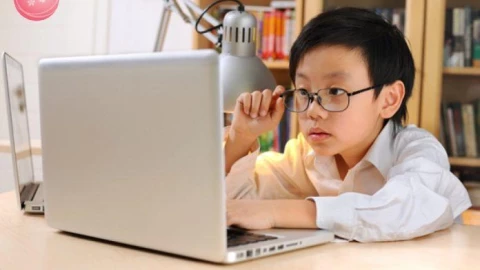 3 điều này dễ gây cận thị, nhiều bậc cha mẹ bỏ qua