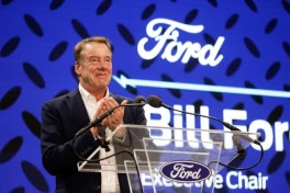 Chủ tịch Ford nghĩ rằng Mỹ không thể mãi dùng rào cản chính sách chặn xe Trung Quốc
