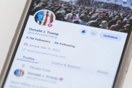 Đọc bài đăng sớm hơn... 1 giây với giá 100.000 USD: Dịch vụ VIP của ông Trump dính đơn kiện