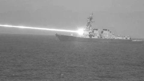 Trung Quốc có thể biến tàu hàng dân sự thành nền tảng vũ khí laser, mở ra kịch bản “hàng trăm tàu chiến chỉ sau một đêm”?