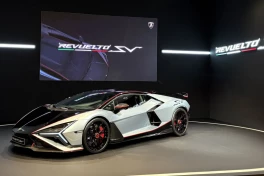 Hơn 1.050 mã lực, 0-100 km/h trong 2,4 giây: Lamborghini tung Revuelto SV giá 740.000 USD, có tiền chưa chắc mua được