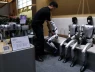 Robot hình người Trung Quốc chạy và nhảy hơn cả người