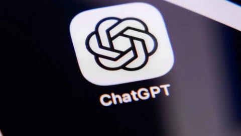 ChatGPT ra bản cho tuổi teen: Không yêu đương, cấm tâm sự ướt át và từ chối làm bài hộ