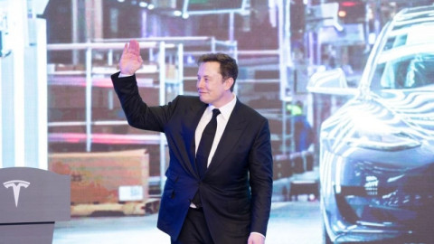 Vào thời điểm quan trọng, Elon Musk mở hầu bao cho Donald Trump