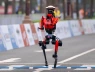 Robot hình người của hãng điện thoại vừa phá vỡ 5 kỷ lục thế giới của con người