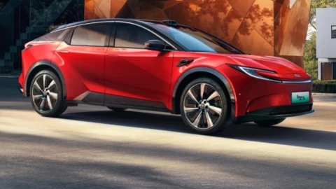 Doanh số toàn cầu Toyota giảm 5,3% trong tháng 7/2026, riêng Trung Quốc sụt 24,3%