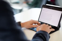 Ai định mua tablet thay laptop cần biết trước 5 điểm này