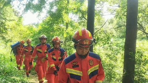 Nghe lời AI chỉ đường tắt xuống núi, người đàn ông 57 tuổi có trải nghiệm nhớ đời