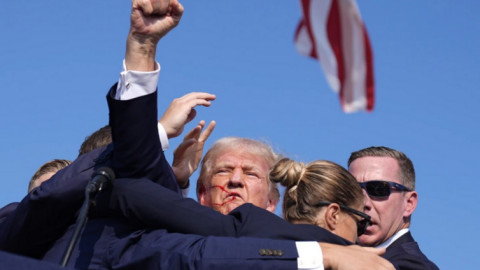 Vụ ám sát Trump: 'Tay súng đã bắn tới 8 viên đạn' từ một khẩu súng trường kiểu AR cách đó 180m