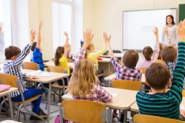 New York hạn chế học sinh từ lớp 8 trở xuống dùng AI vì lo trẻ 'giao não' cho máy