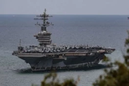 Tàu sân bay USS Lincoln trông nát "như tị nạn". Truyền thông Trung Quốc phân tích sự khác biệt văn hóa giữa hải quân Mỹ và Trung Quốc