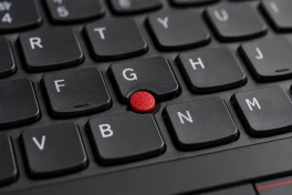 Vì sao các thương hiệu Trung Quốc liên tục bị Mỹ cấm vận, Lenovo vẫn bán laptop đều đều?