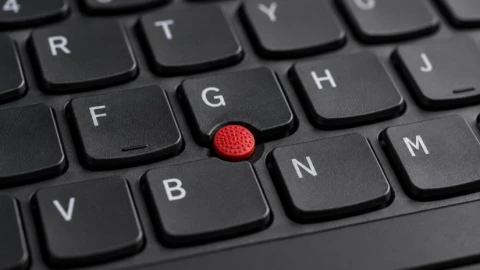 Vì sao các thương hiệu Trung Quốc liên tục bị Mỹ cấm vận, Lenovo vẫn bán laptop đều đều?