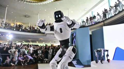 Robot hình người đổ bộ: Sản phẩm mới nhiều như xe hơi, "đại đào thải" đã cận kề?