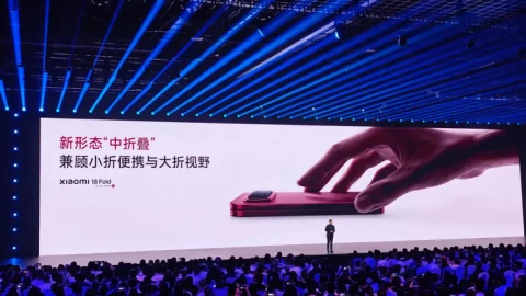 Chiếc điện thoại Xiaomi đắt nhất từ trước đến nay! Xiaomi 18 Fold có đáng mua với giá gần 50 triệu đồng?
