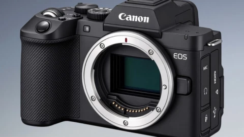 Canon EOS R8 Mark II lộ thiết kế mới toanh, ra mắt ngay trong tuần sau?