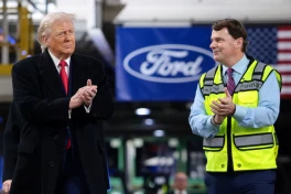 Chính quyền Trump yêu cầu Ford cắt đứt mọi "dây mơ rễ má" với công nghệ Trung Quốc