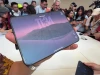 Đổi sang mặt kính nhám, iPhone Duo vẫn lộ nếp gập màn hình