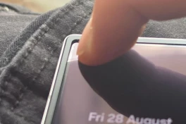 Samsung lên tiếng: Màn hình Galaxy Z Fold 8 hơi lún vào trong là "chủ đích thiết kế", không phải lỗi sản xuất