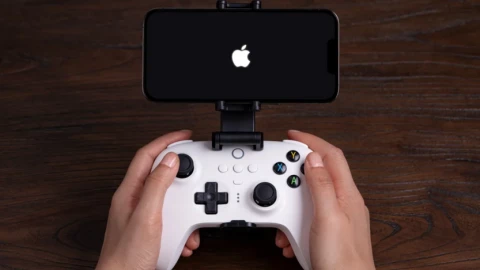 Apple đang phát triển tay cầm chơi game cho iPhone