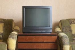 Vì sao TV CRT ngày xưa dùng mãi không hỏng, còn TV ngày nay một vài năm là phải thay?