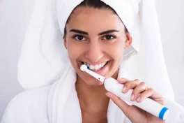 Vì sao bàn chải điện bị mốc? Bàn chải điện bị mốc ảnh hưởng gì đến sức khỏe?