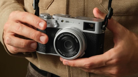 Khách nữ "mê mệt" với thiết kế và chất ảnh hoài cổ, Fujifilm vừa leo lên top 3 nhà sản xuất máy ảnh số lớn nhất thế giới