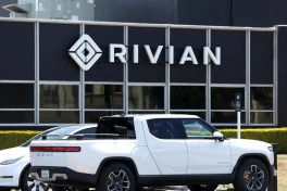 Rivian tăng tốc cuộc đua xe tự lái: Chip AI riêng và tham vọng vượt Tesla