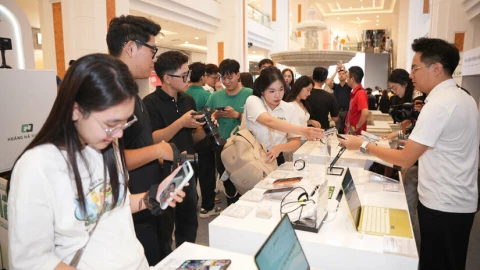 iPhone 18 Pro và iPhone 18 Pro Max chính thức lên kệ, đại lý "hối hả" trả máy cho khách đặt sớm