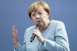 Bà Merkel chỉ trích Bill Gates: Ông ta dùng sự giàu có để gây áp lực lên các quốc gia khác, quyền lực trông giống như một nhà lãnh đạo