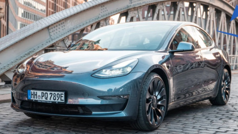 Châu Âu đánh thuế mạnh Trung Quốc, tưởng không liên quan nhưng Tesla lại phải tăng giá xe