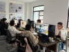 Trung Quốc đang biến việc làm phim ngắn thành một dây chuyền công nghiệp, nơi AI dần thay thế máy quay, diễn viên và trường quay