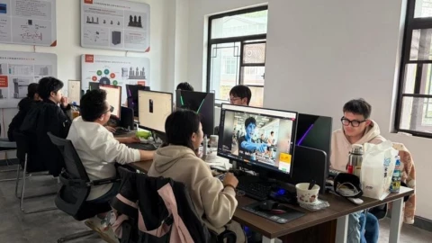 Trung Quốc đang biến việc làm phim ngắn thành một dây chuyền công nghiệp, nơi AI dần thay thế máy quay, diễn viên và trường quay