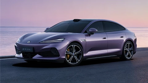 Xe chạy thuần điện dài nhất thế giới hiện tại là 1100 km