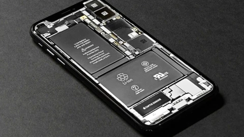 Tình trạng pin hay số chu kỳ sạc: Yếu tố nào quan trọng hơn với smartphone?